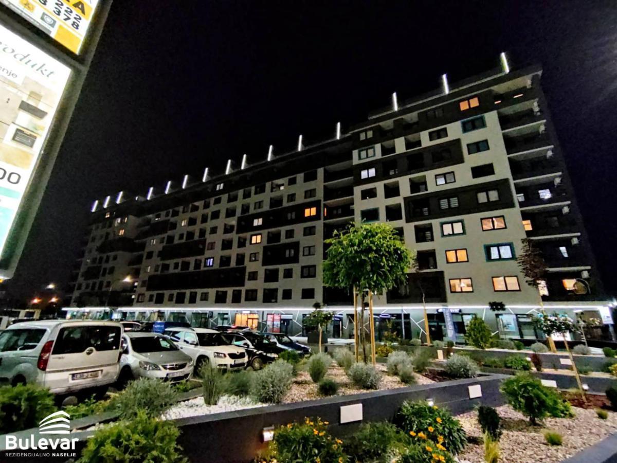 Delux Apartmani Bulevar SJJ Esterno foto