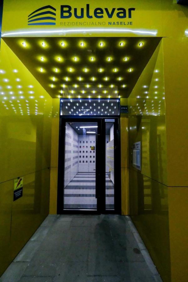 Delux Apartmani Bulevar SJJ Esterno foto