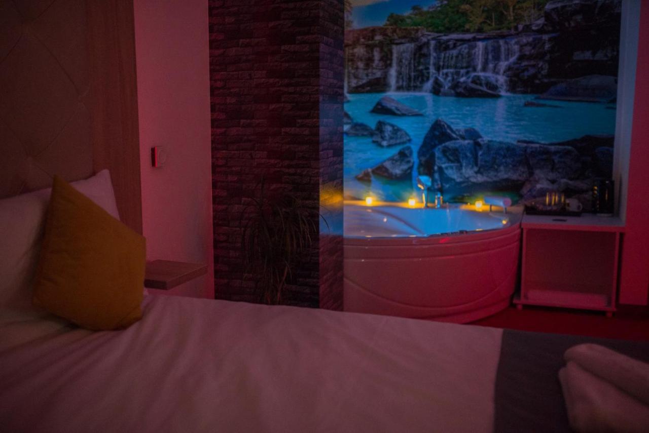 Delux Apartmani Bulevar SJJ Esterno foto