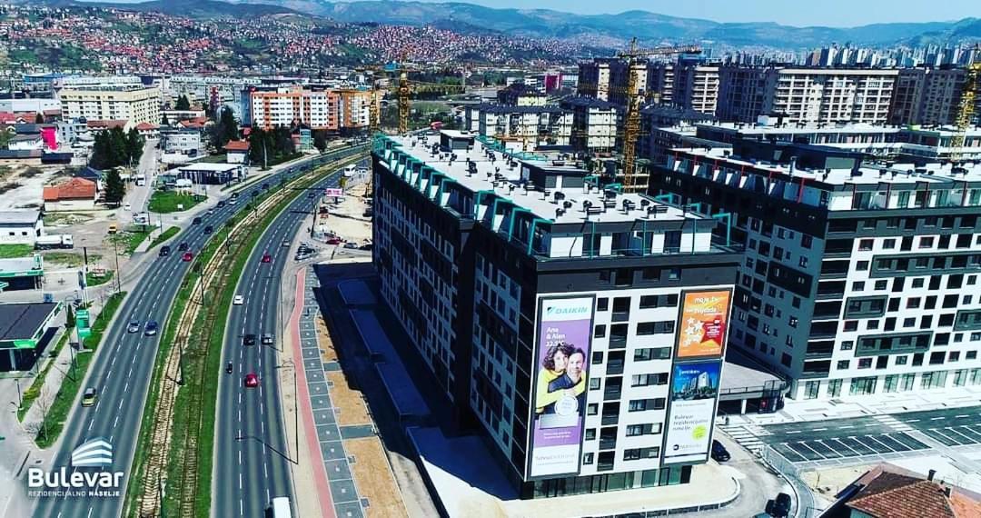 Delux Apartmani Bulevar SJJ Esterno foto