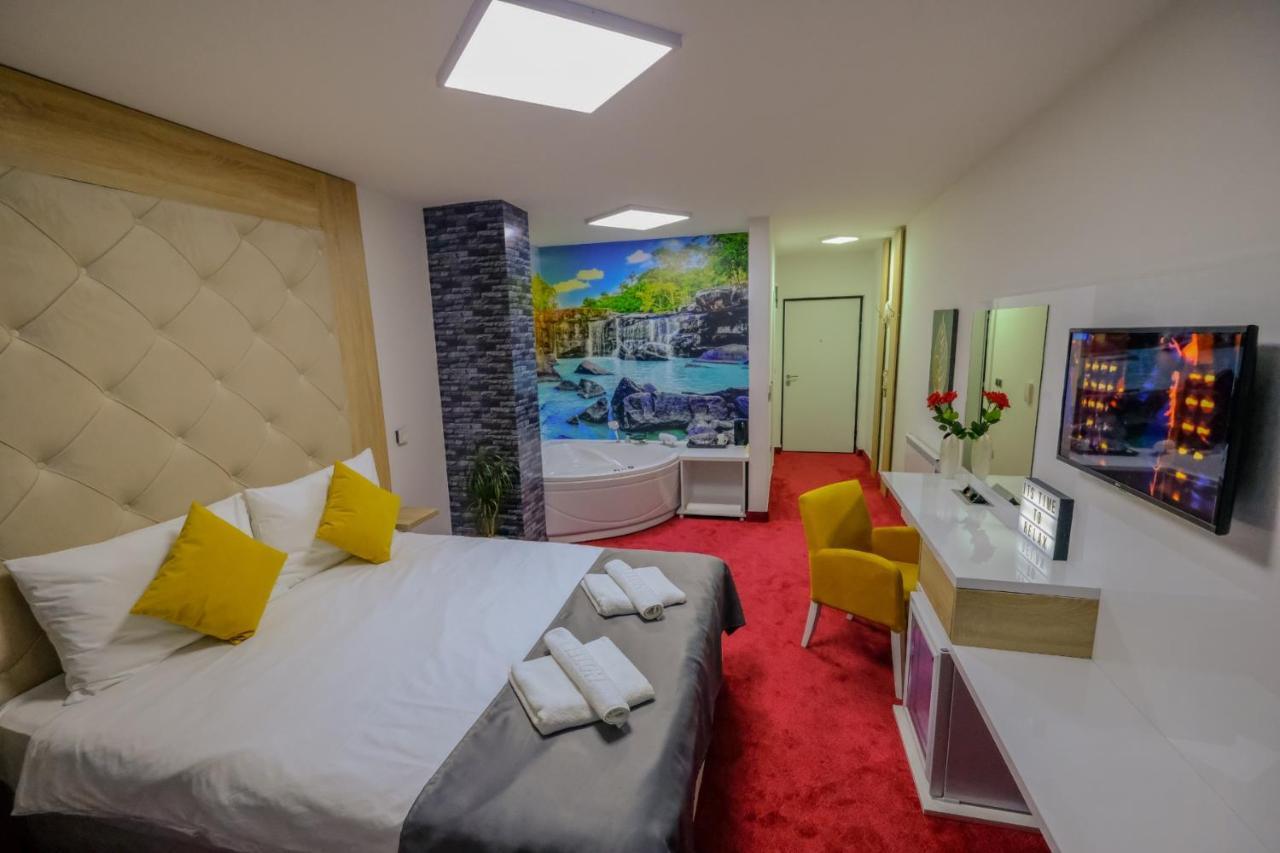 Delux Apartmani Bulevar SJJ Esterno foto