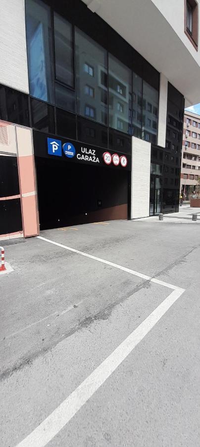 Delux Apartmani Bulevar SJJ Esterno foto