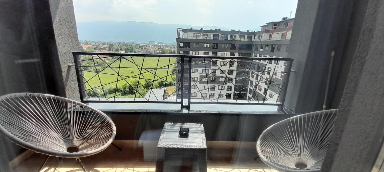 Delux Apartmani Bulevar SJJ Esterno foto