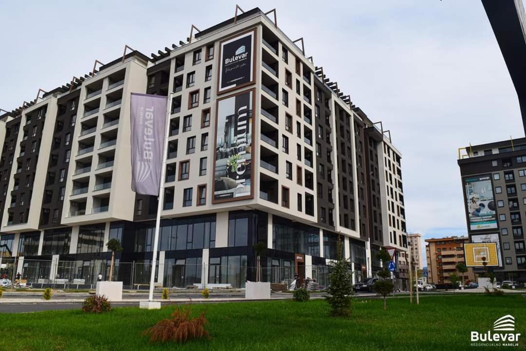 Delux Apartmani Bulevar SJJ Esterno foto